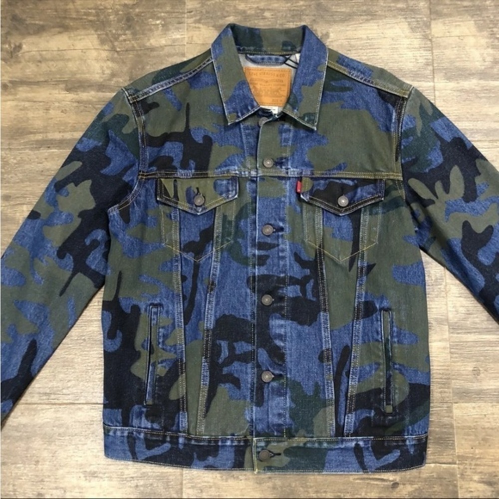 Levi Strauss- Denim Painted Camo “Trucker” Jacket - Picture 2 of 6